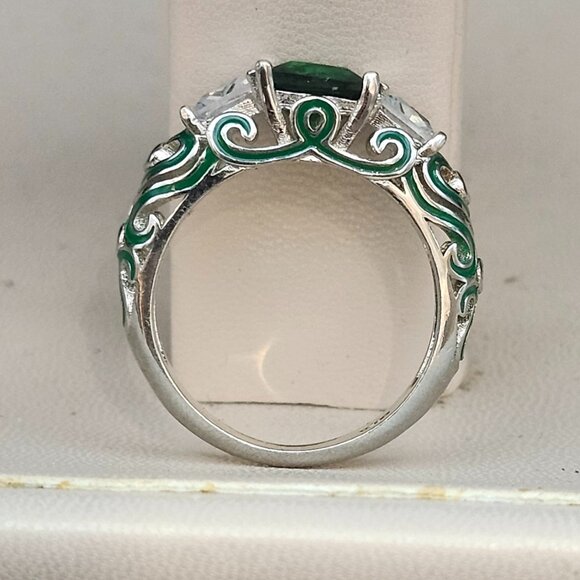 Sterling Silver Ring Green Center Stone Enameled Size 8 Hearts - Picture 1 of 9